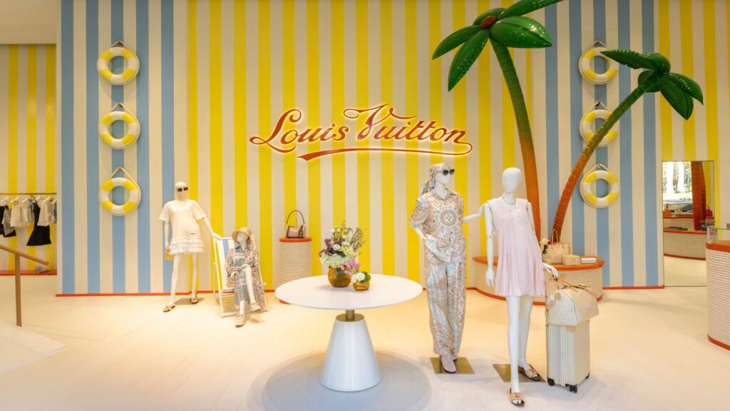 Pop-up store da Louis Vuitton no CJ Boa Vista Village, destacando a coleção Resort 2026 em um ambiente elegante e sofisticado.