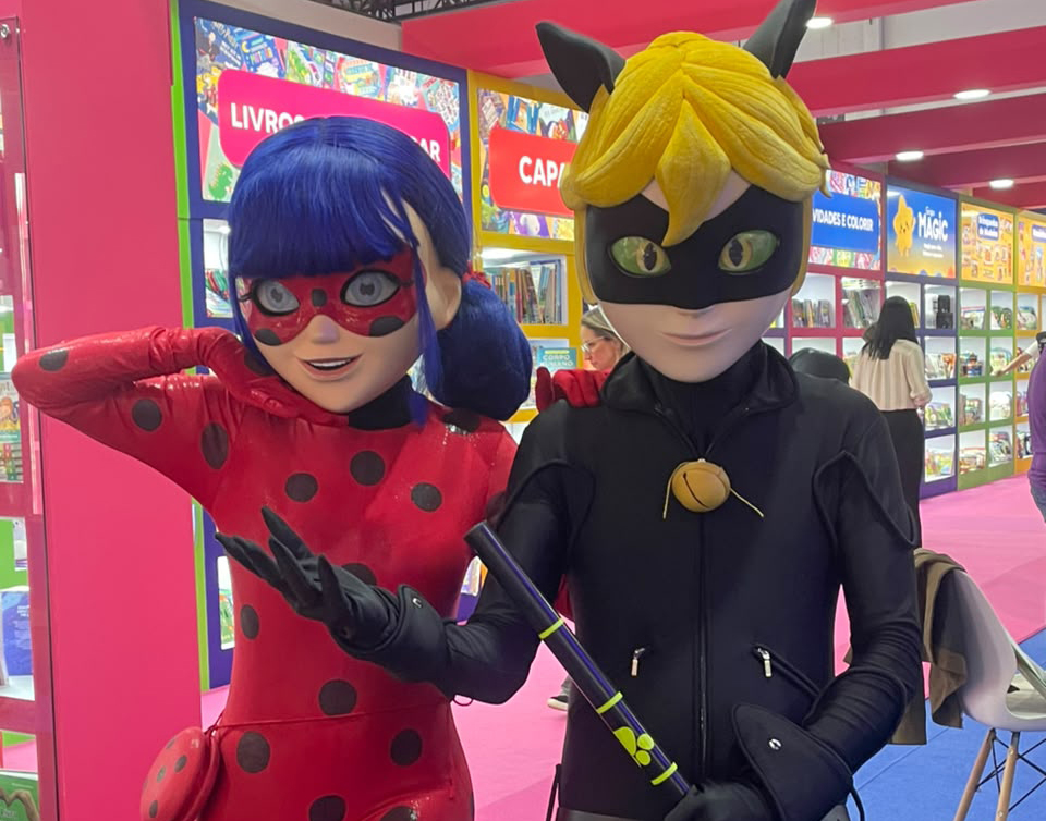 Ladybug e Cat Noir em Barueri durante evento especial