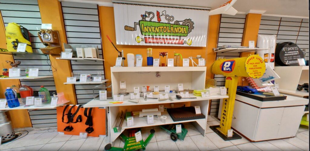 Visita ao Museu das Invenções em São Paulo, com exposição de invenções curiosas