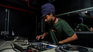 Apresentação cultural no projeto PULSA SP nas periferias de São Paulo