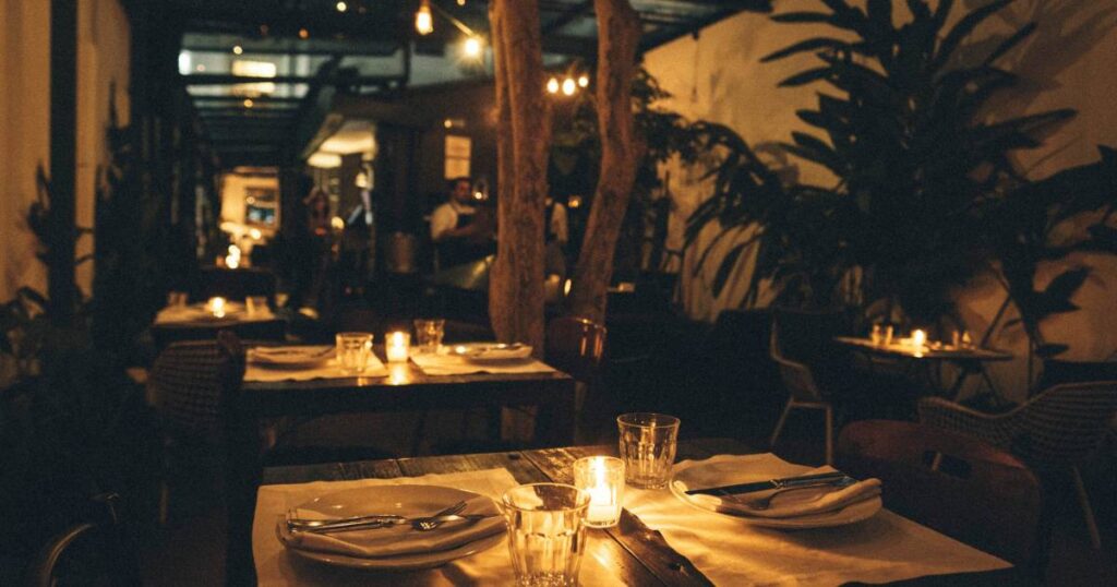 Romantic dinner setting in a stylish São Paulo restaurant