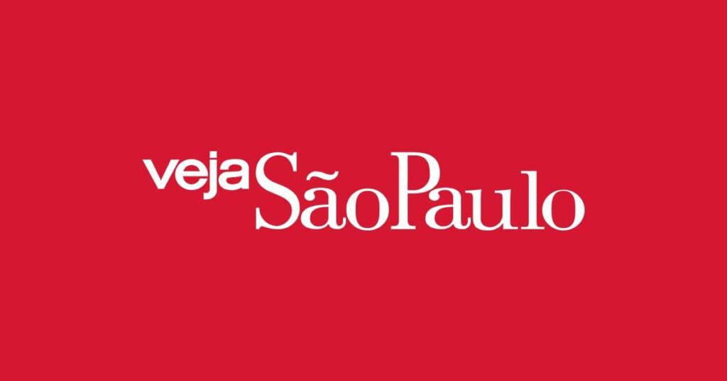 Prato típico da culinária brasileira, destacando a feijoada e a moqueca em um ambiente acolhedor e cultural em São Paulo.