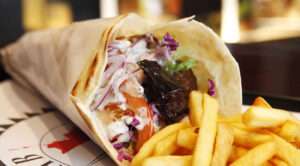 Delicioso kebab servido no Kebab Paris em São Paulo