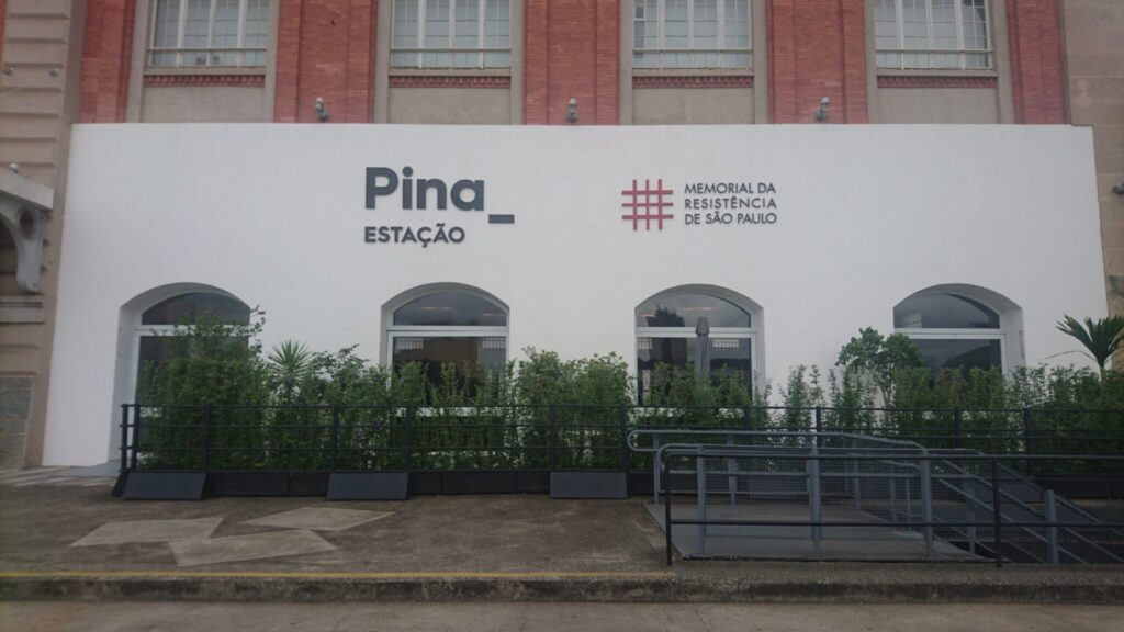 Visita ao Memorial da Resistência em São Paulo, com exposição sobre a luta por direitos humanos