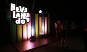 Zé Ramalho e Yasmin Santos se apresentando no festival Revelando SP em São Paulo