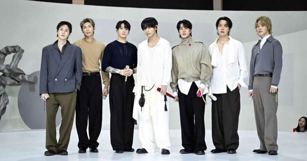 Fãs do BTS aguardando a venda de ingressos para a turnê em São Paulo